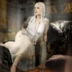 Meet your Posher, Debi